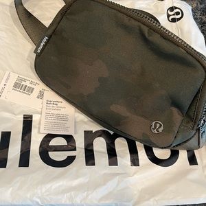 Lululemon Everywhere Belt Bag